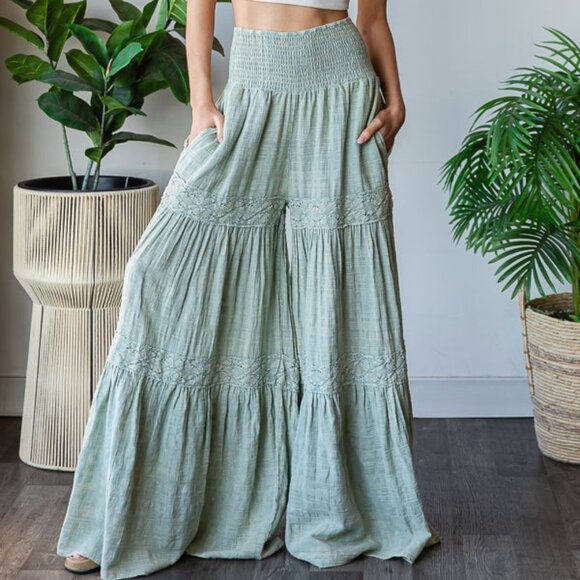 Oli& Hali Pants - Oli & Hali Washed Smocked Waist Tiered Wide Leg Flare Pants NEW Size Medium